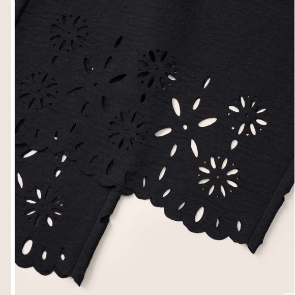 BloomChic size 28 wide leg laser cutout on legs. Black. NWT. Elastic waist - Picture 3 of 12